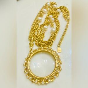 Metropolitan Museum of Art Genuine Pearls and Magnifier Pendant  Necklace